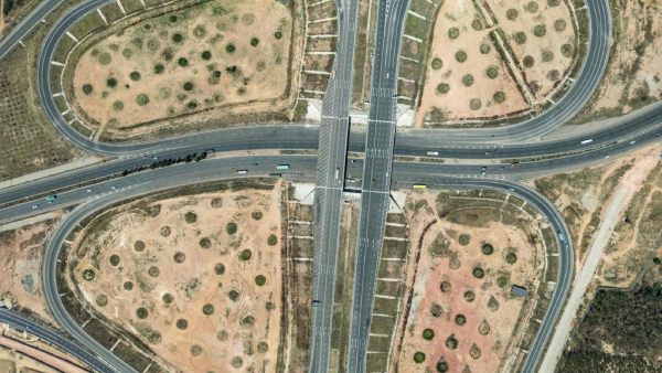 சென்னை-பெங்களூரு எக்ஸ்பிரஸ்வே : தமிழ்நாட்டில் மட்டும் இன்னும் பணிகள் முடியாமல் இருப்பது ஏன்?