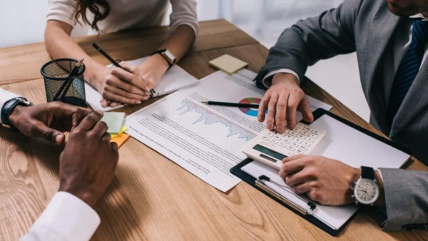 மாதம் ரூ.1 லட்சம் சம்பளம்.. இந்தியாவின் நிதித்துறையில் அதிக சம்பளம் தரும் வேலைவாய்ப்புகள் இவைதான்.!!