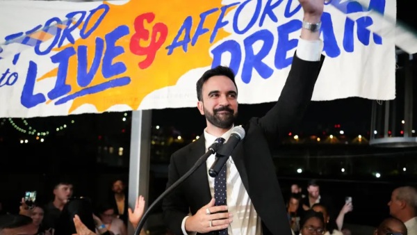 யாருப்பா இந்த Zohran Mamdani? மொத்த அமெரிக்காவும் இவரை பற்றி தான் பேசுது..!!