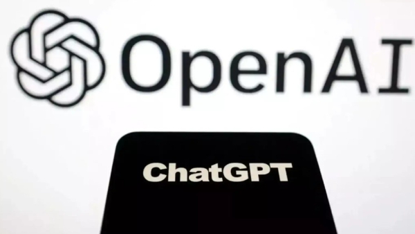 இலவச ChatGPT-க்கு ஆப்பு..? அதிக லாபத்திற்காக உரையாடல்களுக்கு இடையே விளம்பரங்களை திணிக்க முடிவு..!!