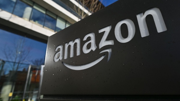 வேலை தேடுறவங்களுக்கு செம சான்ஸ்!! அமேசான் இந்தியாவில் 10 லட்சம் வேலைவாய்ப்புகள்!! 