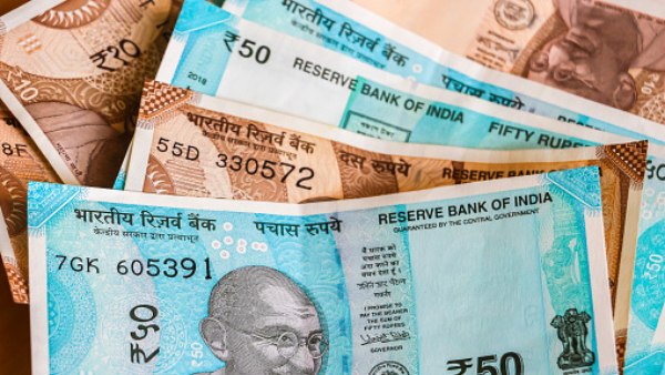 எதற்கெடுத்தாலும் ரூ.500 நோட்டை நீட்டும் மக்கள்!! இந்தியாவில் அதிகரிக்கும் புதிய சிக்கல்!!