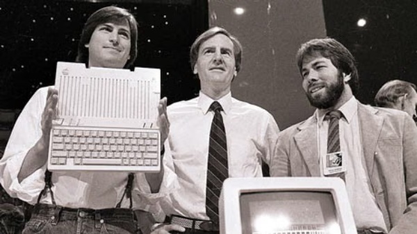 ஆப்பிள்-க்கு 50 வயசாச்சு.. ஸ்டீவ் ஜாப்ஸ் பயன்படுத்திய பொருட்கள் ஏலம்.. விலை மட்டும் கேட்காதீங்க..!