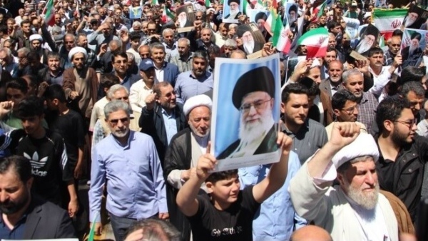  பற்றி எரியும் ஈரான்.. வெடித்தது மக்கள் போராட்டம்.. என்ன காரணம்..?