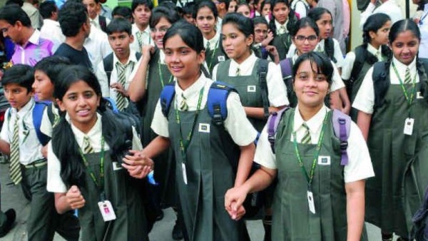 தனியார் பள்ளி கல்வி கட்டணங்களுக்கு கட்டுப்பாடு!! பெற்றோர்களே தமிழ்நாடு அரசின் முக்கிய அறிவிப்பு!!