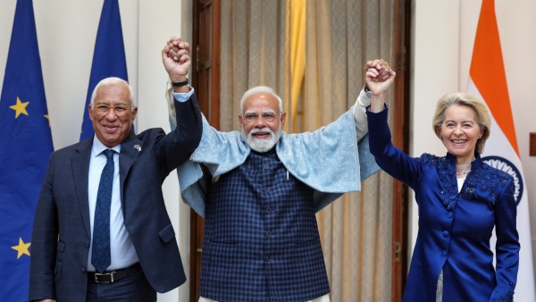 டிரம்பின் தூக்கத்தை கலைத்த இந்தியா!! ஐரோப்பிய ஒன்றியத்துடன் மெகா டீல்!! இனி வளர்ச்சி மட்டும் தான்!!