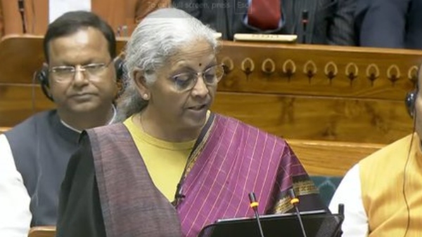 8ஆவது சம்பள கமிஷன்: எப்போது அரசு ஊழியர்களுக்கு சம்பள உயர்வு கிடைக்கும்? பட்ஜெட் உணர்த்துவது என்ன?