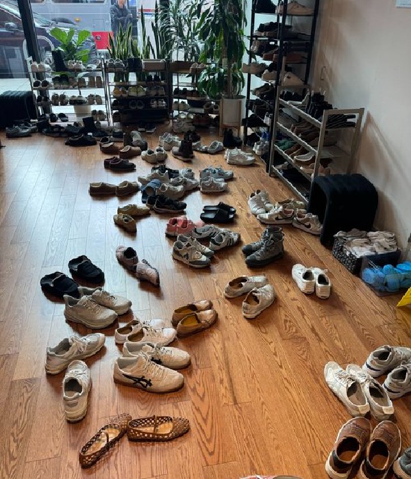 அமெரிக்காவில் புது டிரெண்ட்..! ஷூ, செருப்பு இல்லாமல் ஆபீஸ்.. தெய்வீகமாக இருக்கு பாஸ்..! அமெரிக்காவில் புது டிரெண்ட்..! ஷூ, செருப்பு இல்லாமல் ஆபீஸ்.. தெய்வீகமாக இருக்கு பாஸ்..!