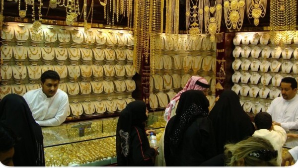 துபாய்ல தங்கம் வாங்க போறீங்களா? இந்த விஷயங்களை செக் பண்ணிட்டு வாங்குங்க இல்லனா சட்ட சிக்கல் ஆகிடும்