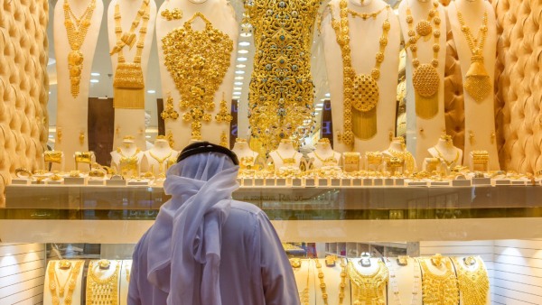 துபாய்ல தங்கம் வாங்க போறீங்களா? இந்த விஷயங்களை செக் பண்ணிட்டு வாங்குங்க இல்லனா சட்ட சிக்கல் ஆகிடும்