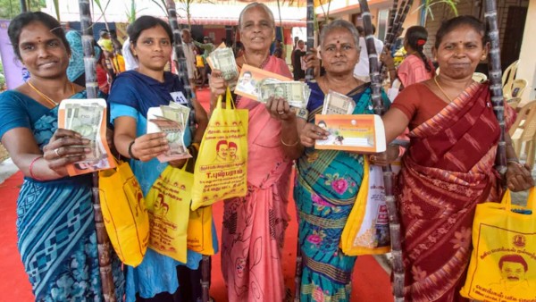 ரூ.5000 மகளிர் உரிமை தொகையை விட பெரிய ஜாக்பாட் காத்திருக்கு!! தமிழ்நாட்டு பெண்களே ரெடியா இருங்க!! ரூ.5000 மகளிர் உரிமை தொகையை விட பெரிய ஜாக்பாட் காத்திருக்கு!! தமிழ்நாட்டு பெண்களே ரெடியா இருங்க!!