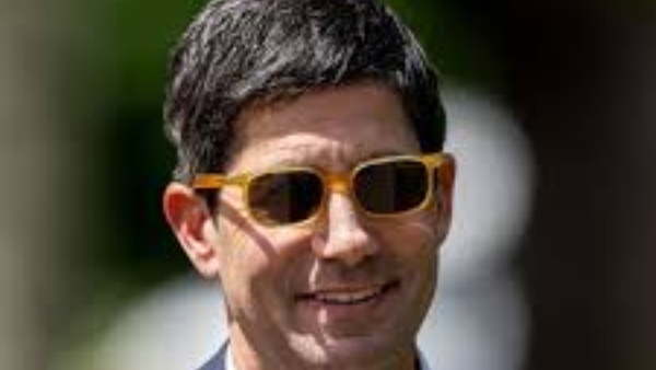 பேர கேட்டாவே சும்மா அதிருதில்ல!! தங்கம், வெள்ளி விலை குறைவுக்கு காரணமான மவராசன் இவர் தான்!!