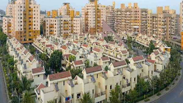 120 விவசாயிகள் இணைந்து உருவாக்கிய ஸ்மார்ட் சிட்டி..!! இந்தியாவுக்கே முன்னோடியான நகரம்..!!