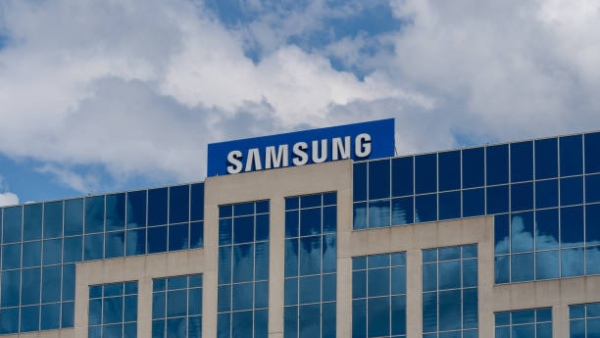 ஸ்மார்ட் போன் யூஸ் பண்ணாதீங்க: சாம்சங் ஓனரின் மகன் கொடுக்கும் அட்வைஸ்!!