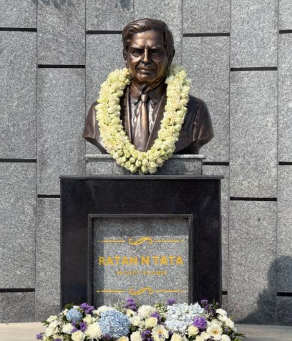 ரத்தன் டாடாவுக்கு சிலை.. ஸ்டாலின் ஓட்டிய கார் வீடியோ.. மகுடம் சேர்த்த Rainpet டாடா JLR தொழிற்சாலை..!
