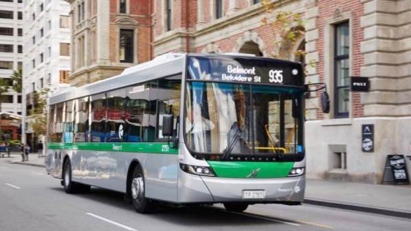 அதிகரிக்கும் பெட்ரோல் தட்டுப்பாடு: இலவச பேருந்துகளை அறிவித்த நாடு!! நாளுக்கு நாள் மோசமாகும் நிலைமை!! அதிகரிக்கும் பெட்ரோல் தட்டுப்பாடு: இலவச பேருந்துகளை அறிவித்த நாடு!! நாளுக்கு நாள் மோசமாகும் நிலைமை!!