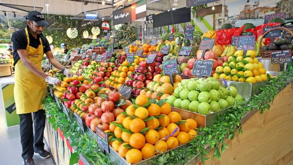 துபாயில் உணவு பொருட்களுக்கு தட்டுப்பாடு?: 7 நாட்கள் மட்டுமே தாக்குப்பிடிக்க முடியும் என தகவல்!!