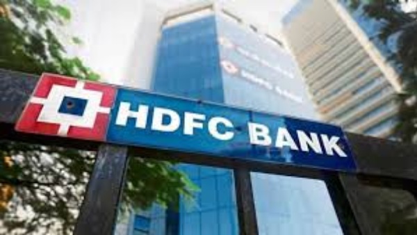 HDFC வங்கி தலைவர் திடீர் ராஜினாமா..!! வாடிக்கையாளர்கள், முதலீட்டாளர்களுக்கு சிக்கலா?