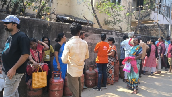 சிலிண்டர் தட்டுப்பாடு: இனி 35 நாட்களுக்கு ஒருமுறை தான் சிலிண்டர் முன்பதிவு செய்ய முடியுமா?