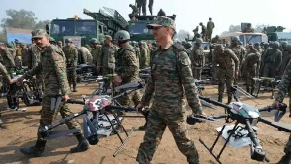 திடீரென இந்திய எல்லையில் நுழைந்த பாகிஸ்தான் டிரோன்!! 3 நாட்களில் 2ஆவது சம்பவம்!! திடீரென இந்திய எல்லையில் நுழைந்த பாகிஸ்தான் டிரோன்!! 3 நாட்களில் 2ஆவது சம்பவம்!!