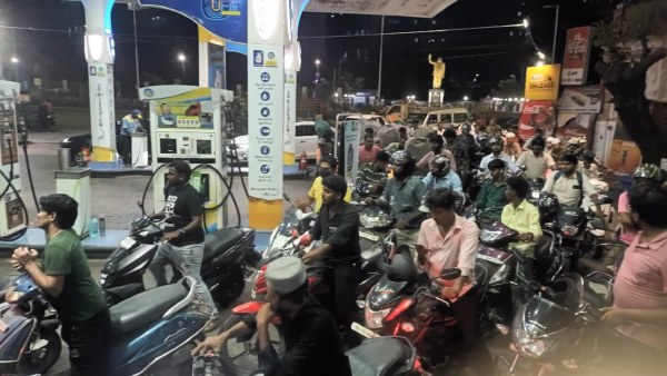 தமிழ்நாட்டில் எத்தனை நாட்களுக்கு பெட்ரோல் இருப்பு உள்ளது? –பெட்ரோல் பங்க் உரிமையாளர்கள் சங்கம் தகவல்