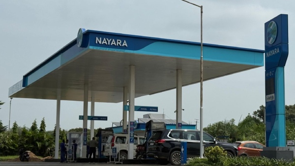 பெட்ரோல், டீசல் விலை உயர்வா? : நயாரா நிறுவன பெட்ரோல், டீசல் விலை உயர்த்தப்பட்டதாக தகவல்