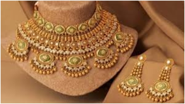 தங்கம் விலையில் அதிரடி திருப்பம்! டிரம்ப் கொடுத்த போர் நிறுத்த ட்விஸ்ட்! அடுத்து என்ன நடக்கும்?