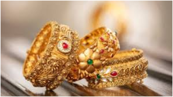 தங்கம் விலை $6,000-ஆ? அடுத்த வருஷம் இன்னும் மோசமா இருக்குமா? சாக்ஸோ வங்கி கொடுத்த ஷாக் ரிப்போர்ட்!