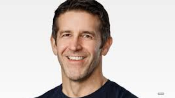 ஆப்பிள் CEO பதவியில் இருந்து விலகுகிறார் டிம் குக்..! அடுத்த CEO யார் தெரியுமா?