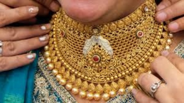 2ஆவது நாளாக குறைந்த தங்கம் விலை!! சென்னை, கோவை, மதுரையில் இன்று ஒரு கிராம் தங்கம் விலை என்ன? 2ஆவது நாளாக குறைந்த தங்கம் விலை!! சென்னை, கோவை, மதுரையில் இன்று ஒரு கிராம் தங்கம் விலை என்ன?