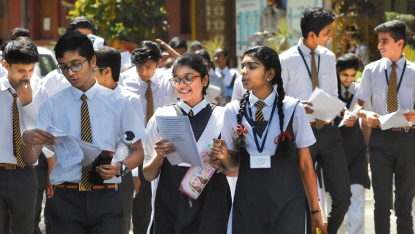 CBSE புதிய அறிவிப்பு: 10ஆம் வகுப்பு சான்றிதழ் பெற மூன்றாவது மொழி தேர்ச்சி கட்டாயம்.. CBSE புதிய அறிவிப்பு: 10ஆம் வகுப்பு சான்றிதழ் பெற மூன்றாவது மொழி தேர்ச்சி கட்டாயம்..
