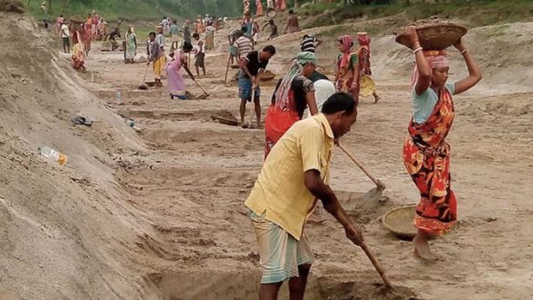 இனி 100 நாள் வேலை திட்டம் இல்லை: புதிய திட்டம் அமல்.. ஒரு நாள் வேலைக்கு எவ்வளவு சம்பளம்? இனி 100 நாள் வேலை திட்டம் இல்லை: புதிய திட்டம் அமல்.. ஒரு நாள் வேலைக்கு எவ்வளவு சம்பளம்?