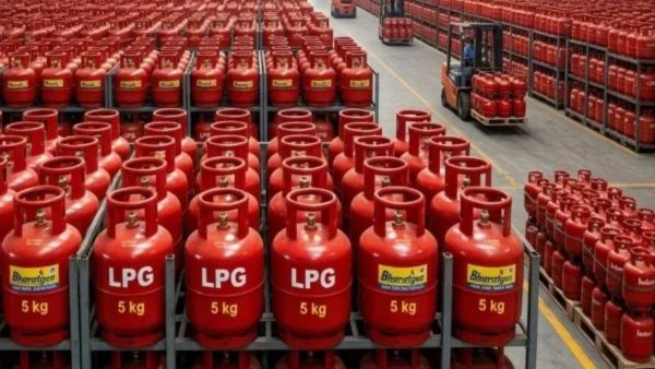 5 கிலோ மினி சிலிண்டரை பெறுவது எப்படி? விலை எவ்வளவு? முழு விவரம்! 5 கிலோ மினி சிலிண்டரை பெறுவது எப்படி? விலை எவ்வளவு? முழு விவரம்!