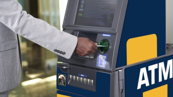 இனி பட்டனை தட்டினா ATM கார்டு கிடைக்கும்.. வங்கிக்கே செல்ல வேண்டாம்..!!