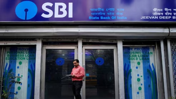 SBI வங்கியில் அக்கவுண்ட் வைத்துள்ளீர்களா..? முதல்ல இதை படிங்க.. பாதியாக குறைகிறதாம்! SBI வங்கியில் அக்கவுண்ட் வைத்துள்ளீர்களா..? முதல்ல இதை படிங்க.. பாதியாக குறைகிறதாம்!