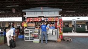 எல்பிஜி தட்டுப்பாடு: ரயில் பயணிகளுக்கு உணவு விநியோகத்தில் சிக்கலா? IRCTC வெளியிட்ட புது அறிவிப்பு