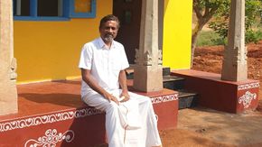 சுயமரியாதை முக்கியம்!! தயவு செய்து இந்தியா வாங்க –  Zoho ஸ்ரீதர் வேம்பு பதிவு..!!