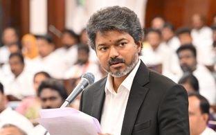 தமிழக வரலாற்றையே மாற்றி எழுதும் விஜய்: திராவிட கட்சிகள் செய்யாததை செய்து காட்டி அசத்தல்!!
