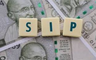 மாதம் ரூ.500 SIP முதலீடு செய்தால் எத்தனை ஆண்டுகளில் ரூ.50 லட்சம் என்ற இலக்கை எட்ட முடியும்?