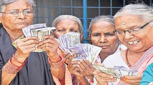 గుడ్ న్యూస్.. ఆగస్ట్ 15 నుంచి కొత్త పింఛన్లు.. దరఖాస్తులు ప్రారంభం..