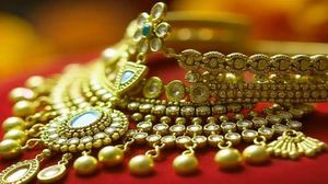 Gold: కొనుగోలు చేయడానికి 24, 22, 18, 14, 10 క్యారెట్ల బంగారంలో ఏది  బెటర్.. వీటిలో తేడా ఏమిటీ..!
