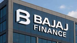 Bajaj Finance: గుడ్ న్యూస్ చెప్పిన బజాజ్ ఫైనాన్స్.. ఫిక్స్‌డ్ డిపాజిట్లపై వడ్డీ రేట్లు పెంపు..!