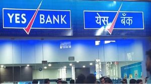Yes Bank: సుప్రీం కోర్టు తీర్పుతో భారీగా పడిపోయిన యెస్ బ్యాంక్ షేర్లు.. ఇక కోలుకోవడం కష్టమేనా..!