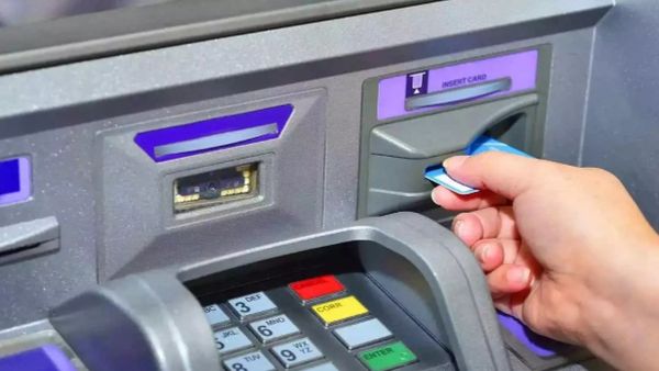 ATM Charges: ఖాతాదారులకు షాకిచ్చిన ప్రభుత్వ బ్యాంకు.. ఏటీఎం ఛార్జీలు పెంపు..!