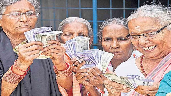 Pensions: గుడ్ న్యూస్.. అక్టోబర్ 1 నుంచి కొత్త పింఛన్లు..!