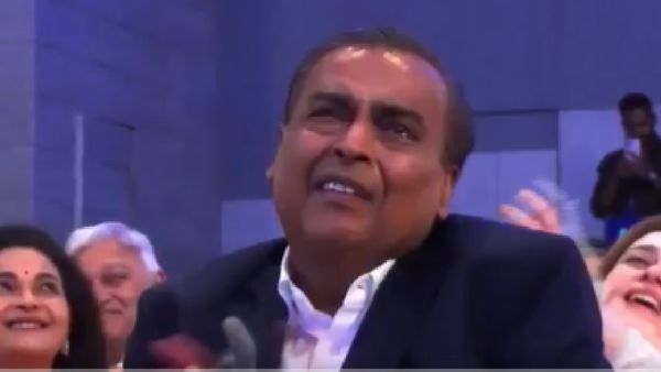 Mukesh Ambani: తాతా ధీరూబాయ్‎ని గుర్తు చేసిన మనవడు అనంత్.. కన్నీళ్లు పెట్టుకున్న ముఖేశ్ అంబానీ..