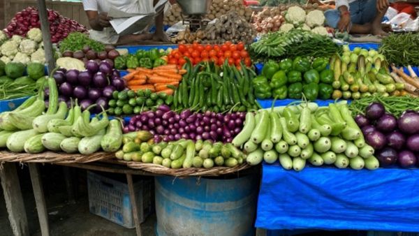 Prices: డబ్బును కాపాడుకోండి.. వచ్చే ఆరు నెలల్లో విపత్కర పరిస్థితులు రావచ్చు..!