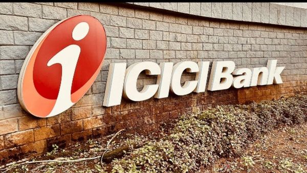 ICICI Bank: ఖాతాదారులకు షాక్.. ఛార్జీలు పెంచనున్న ఐసీఐసీఐ బ్యాంకు..!