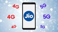 ముఖేష్ అంబానీ మరో సంచలనం, రూ.2,500కే 5G ఫోన్
