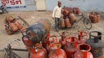LPG Cylinder price: అక్టోబర్‌లో ఎల్పీజీ, పైప్‌లైన్ వంటగ్యాస్‌పై మరో భారీ బాదుడు
